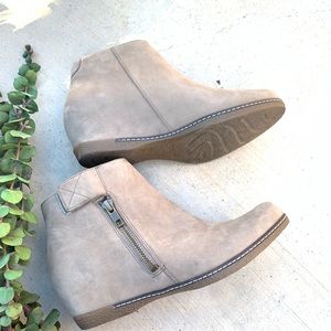 dansko leanna bootie